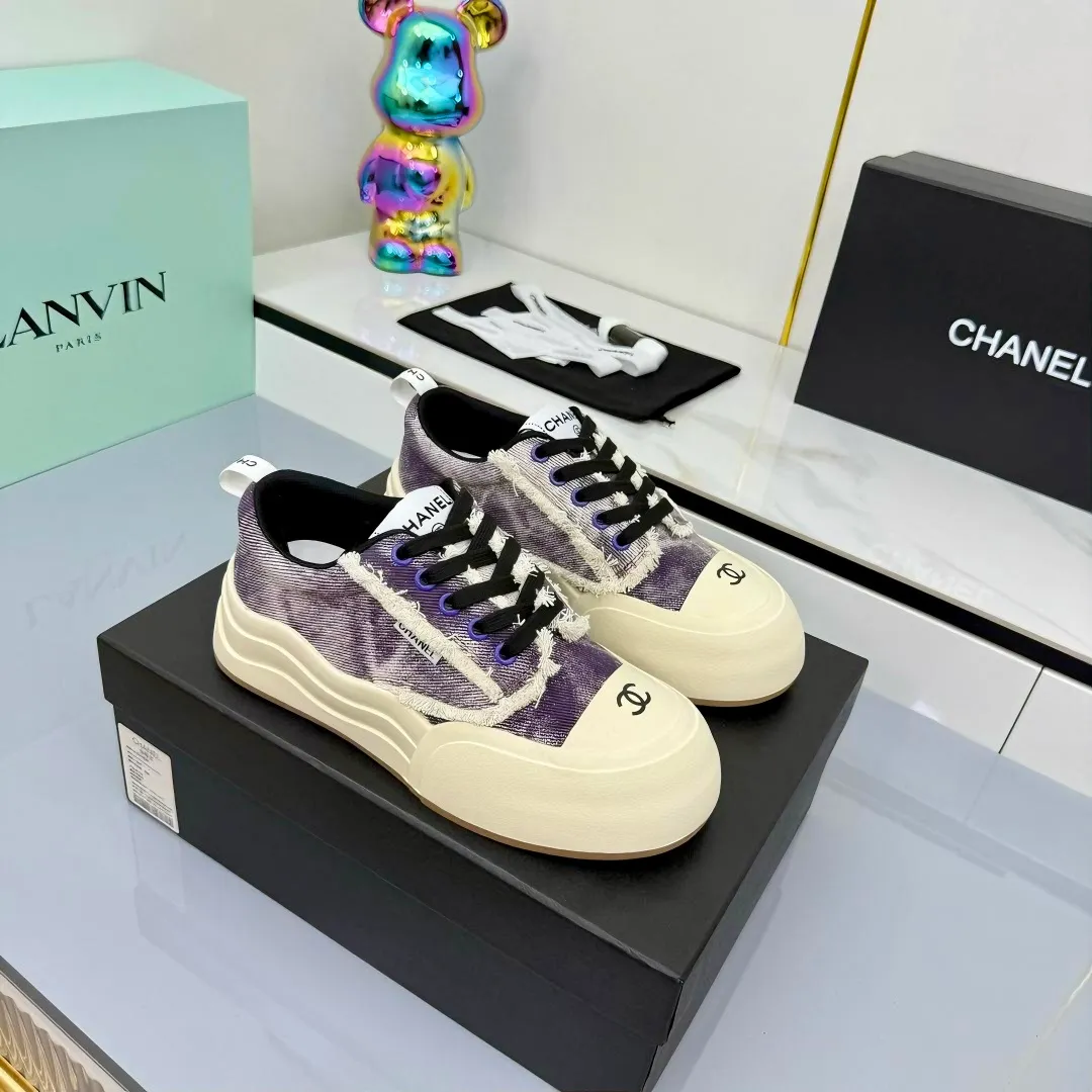 👟👟Ex-factory price 600👟👟 Chanel bread shoes ~ original calfskin panda shoes Chanel 25C latest hot style panda black and white sports shoes casual sneakers Xiaoxiang hot item classic black and white panda color coco girls must pay Fabric: original custom mixed sheepskin lining: original imported breathable mesh lining outsole: Original molded rubber + TPU combination Size: Women's 35-41 Buy now👉